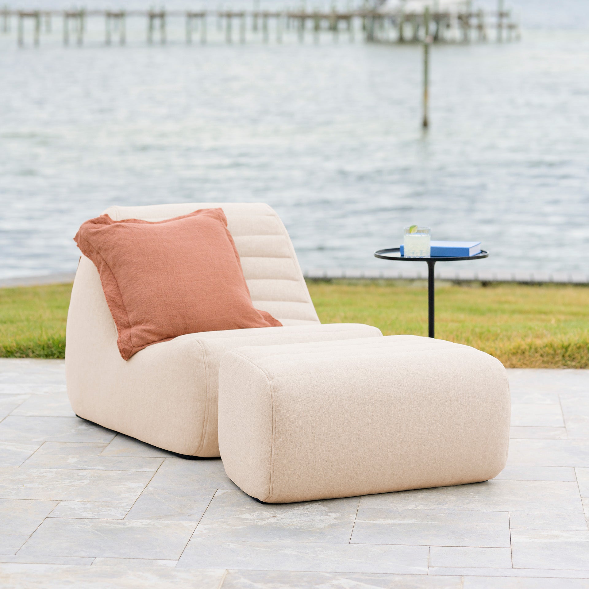 Solvana™ Outdoor Ottoman