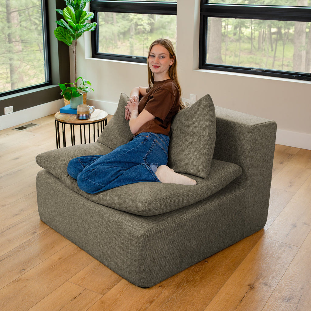 Averra™ Armless Chair